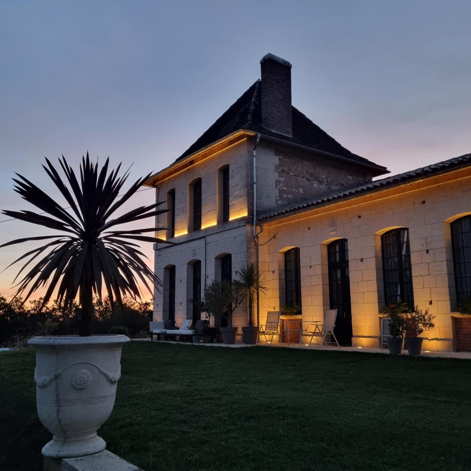 Chateau Neuf Le Desert Le Pizou エクステリア 写真